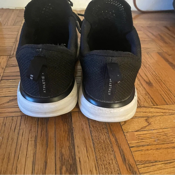 APL Techloom Pro Sneakers in Metallic Black/White Size 6.5 - Picture 8 of 10